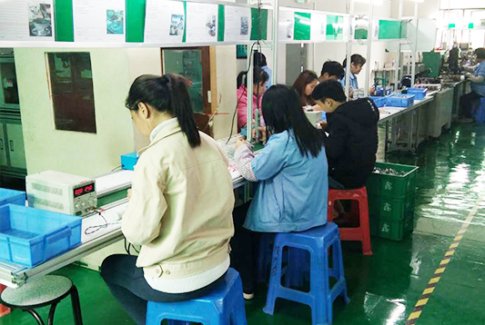 生產流水線，員工的工作態度決定質量